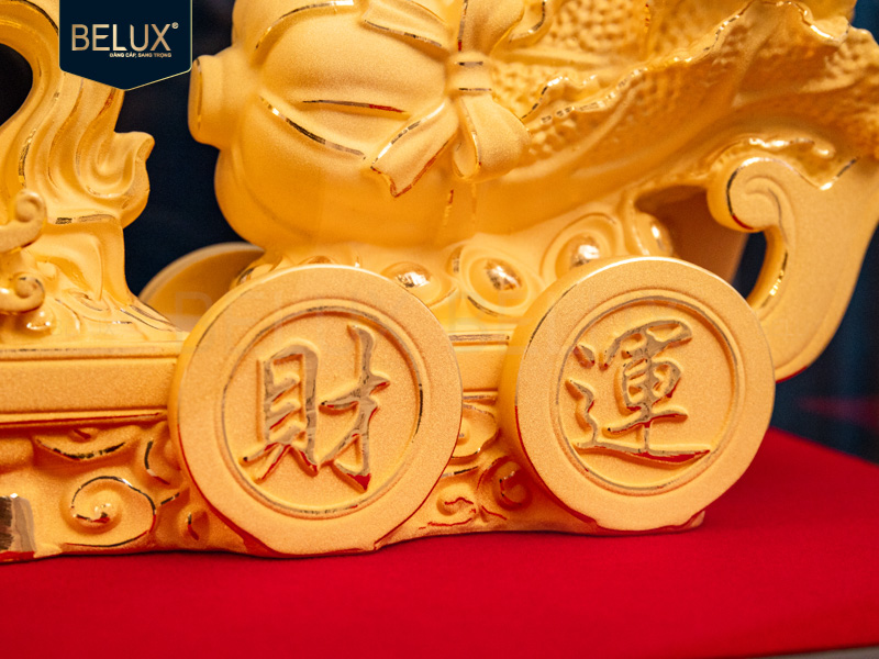 Tượng Ngựa Kéo Củ Cải dát vàng cát&nbsp;30.5x6.3x15cm